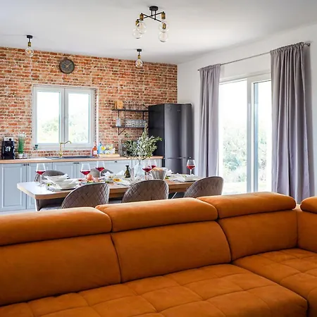 Villa Olivarum *