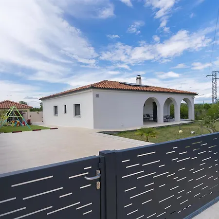Olivarum Villa